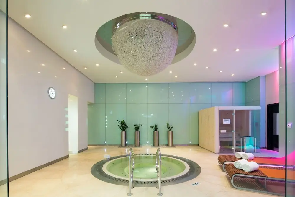 Дубай: Dubai International Hotel, Dubai Airport