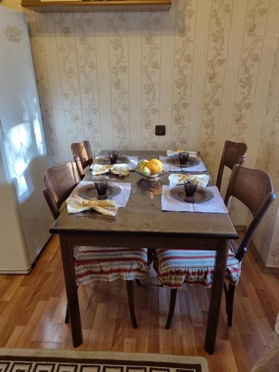 Алматы: LIFE HOUSE Almaty 3-х комнатная квартира на Ауэзова