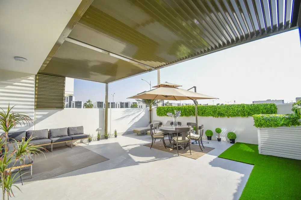 Дубай: Spacious Luxury Villa With Pool and gym in Dubai