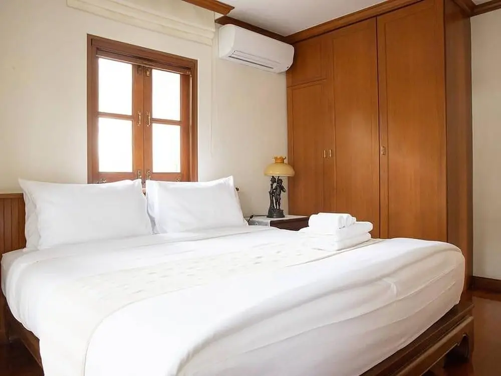 Бангкок: Royal Riverside Villa River View Suite