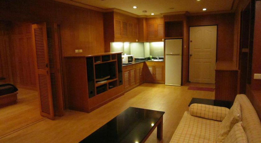 Паттайя: Vt1 Luxury Thai Style Service Apartment