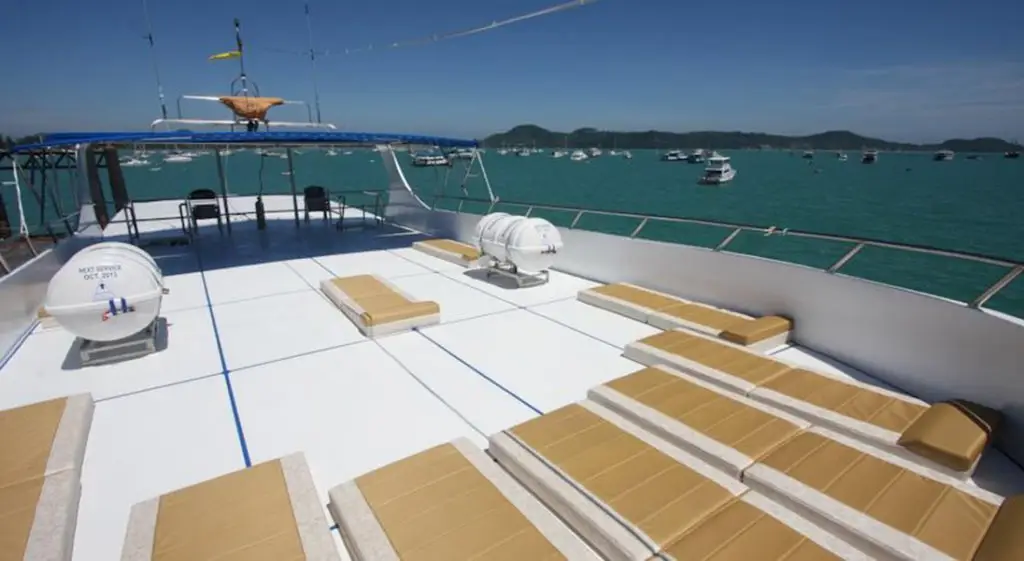 Муанг: M/v Pawara Luxury Live Aboard Dive Cruise