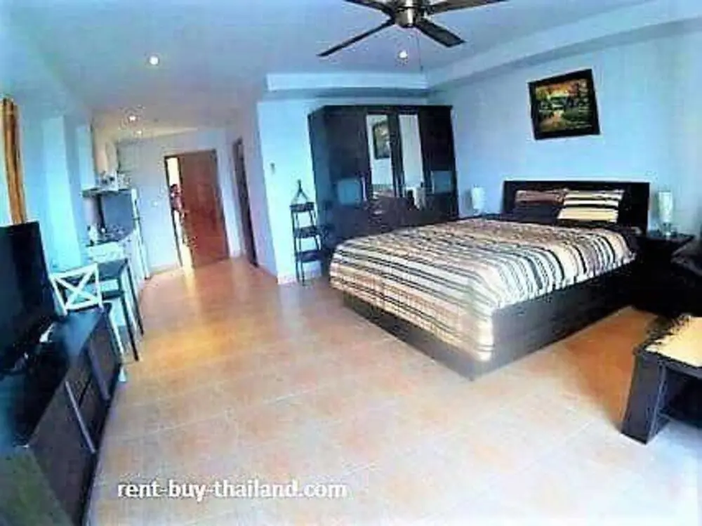 Паттайя: Penthouse studio apartment The Residence Jomtien