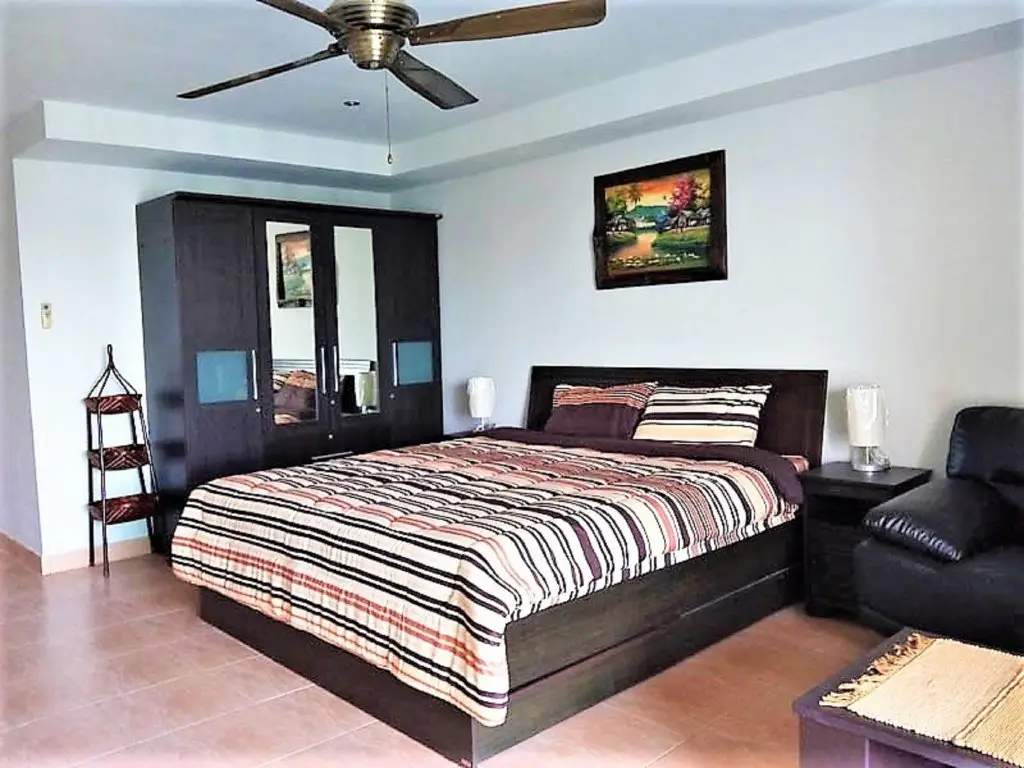Паттайя: Penthouse studio apartment The Residence Jomtien