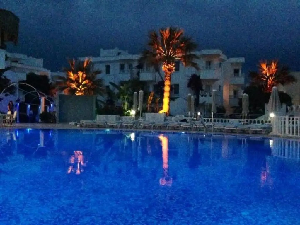Bendis Beach Hotel — фото 1