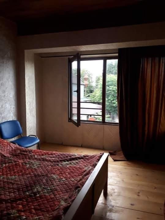 Уреки: Natalie's house