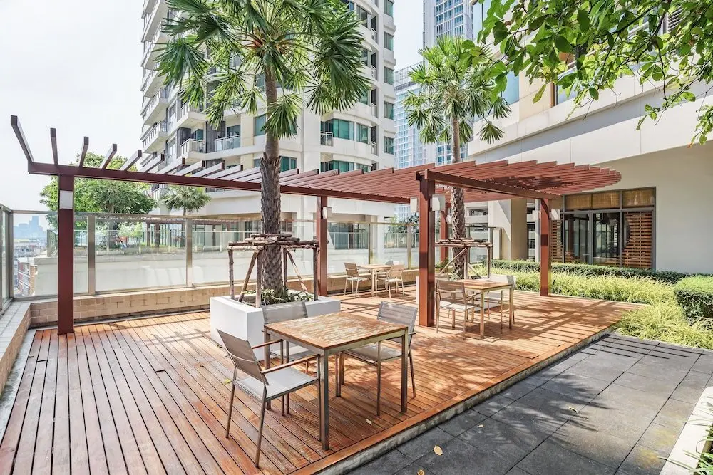 Бангкок: The Bright Sukhumvit by Favstay