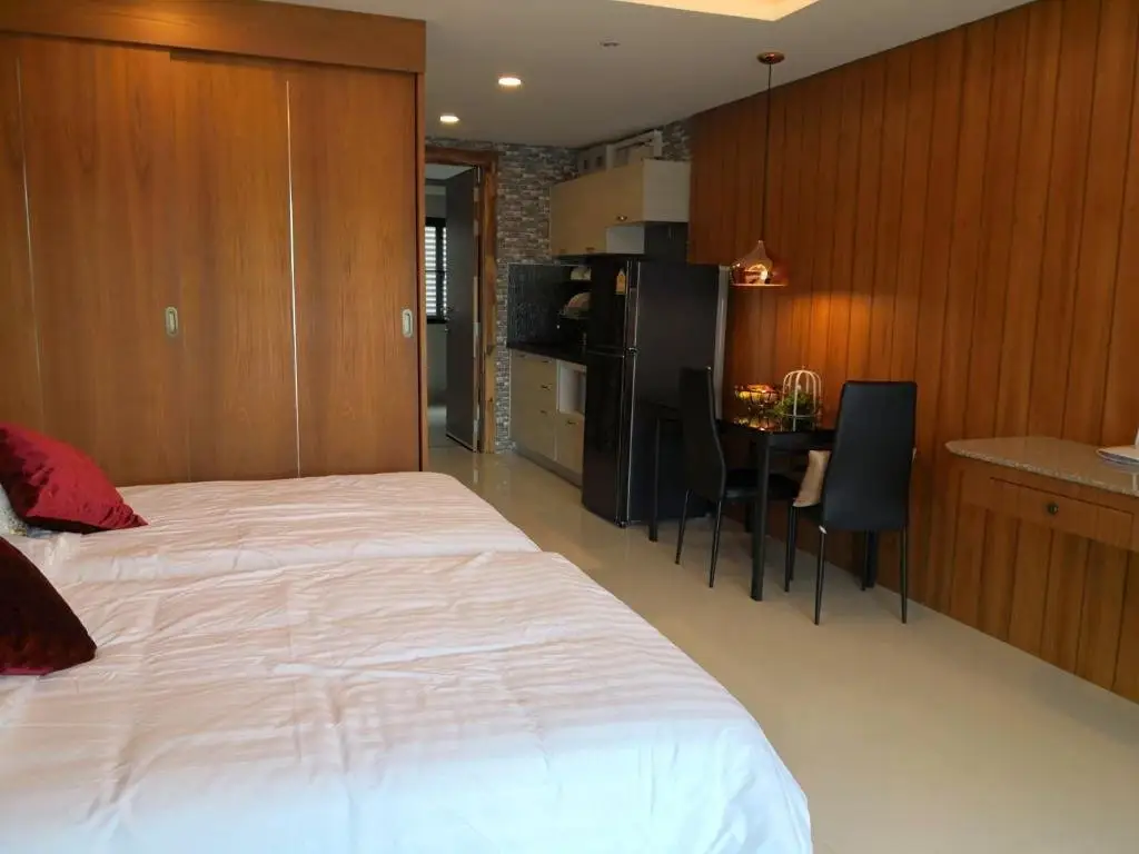 Чиангмай: Private Wooden Style Studio Room in City Area