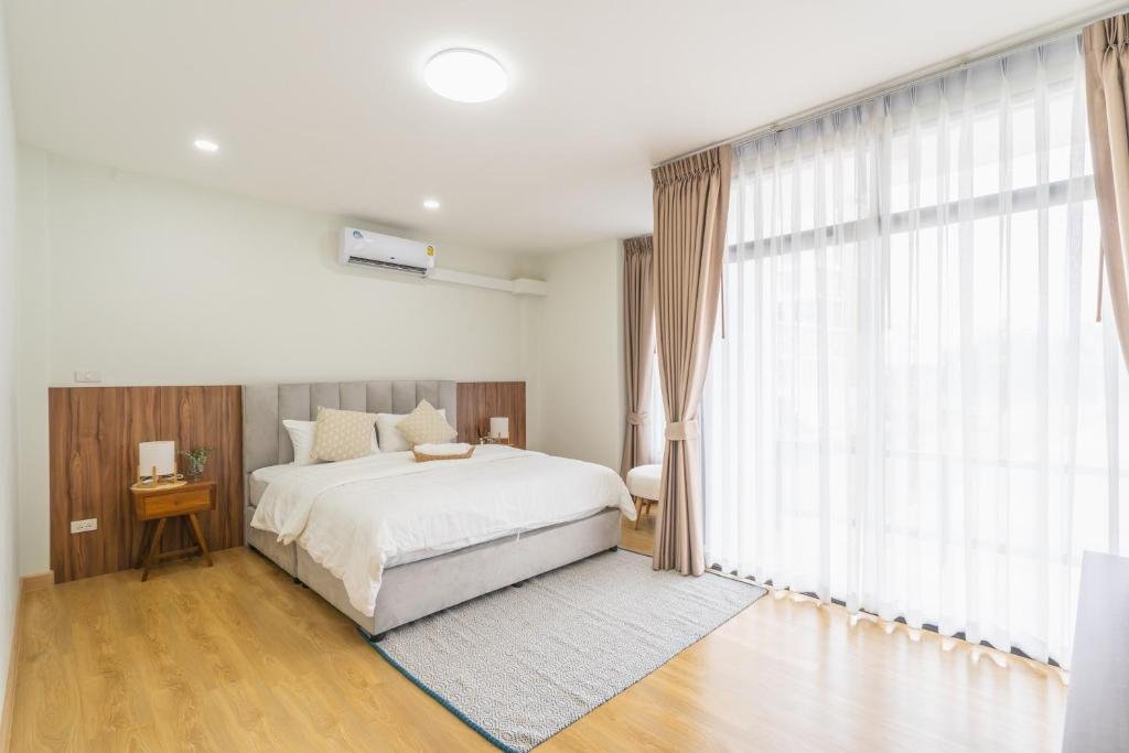 Лампхун: The B Hostel