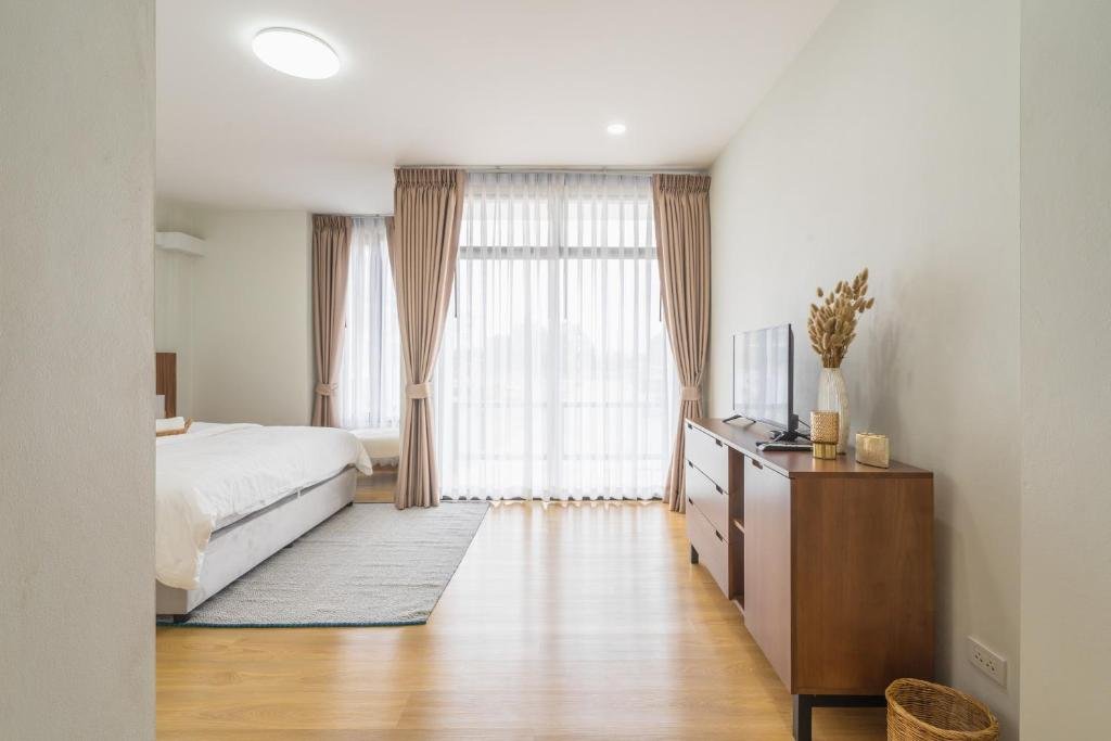 Лампхун: The B Hostel