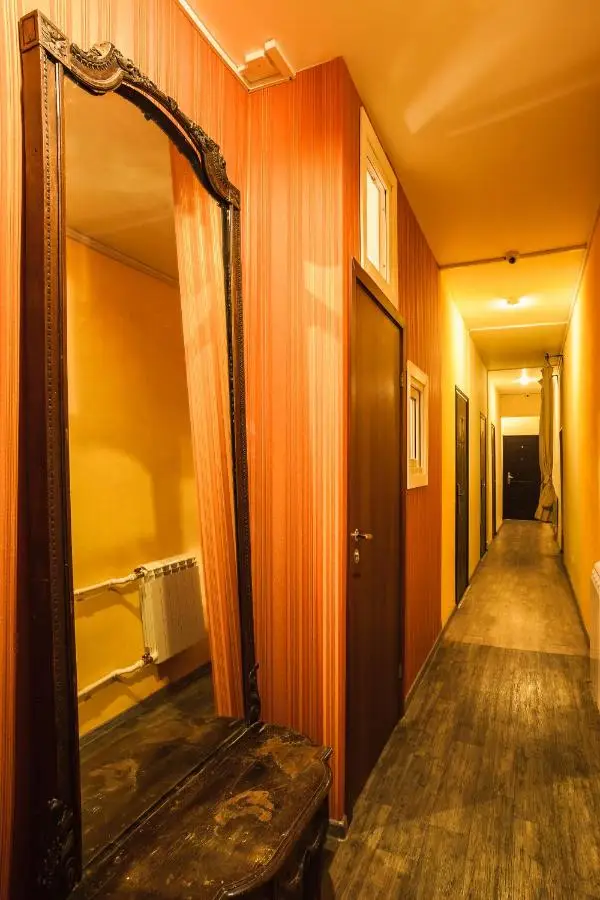 Санкт-Петербург: Меблированные комнаты Old Flat на Лиговском 55