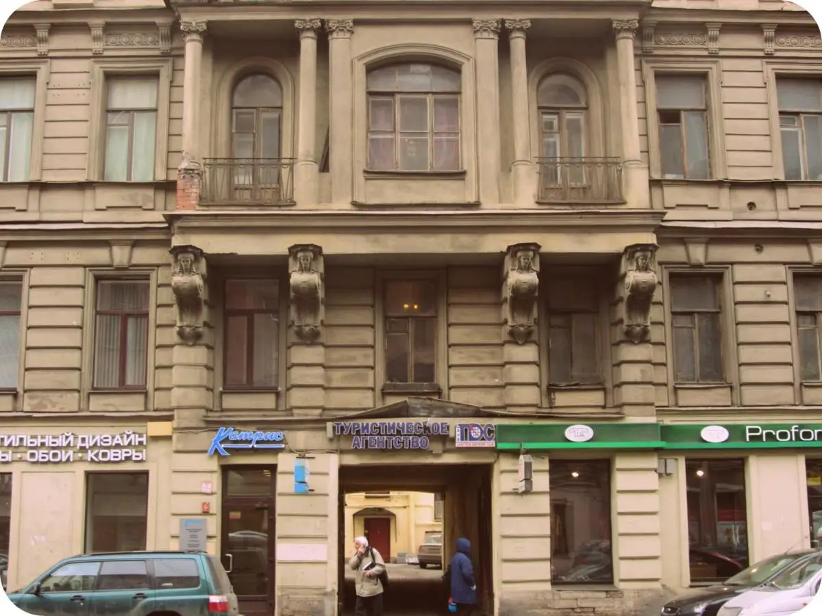 Санкт-Петербург: Меблированные комнаты Old Flat на Жуковского