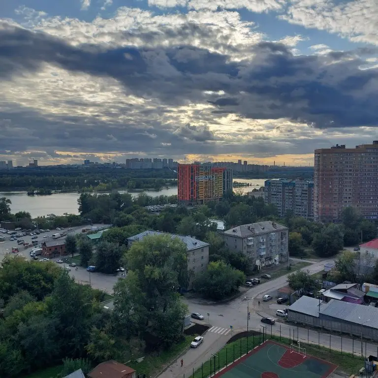 Новосибирск: Квартира Комфортная Двухкомнатная с Видом на Реку