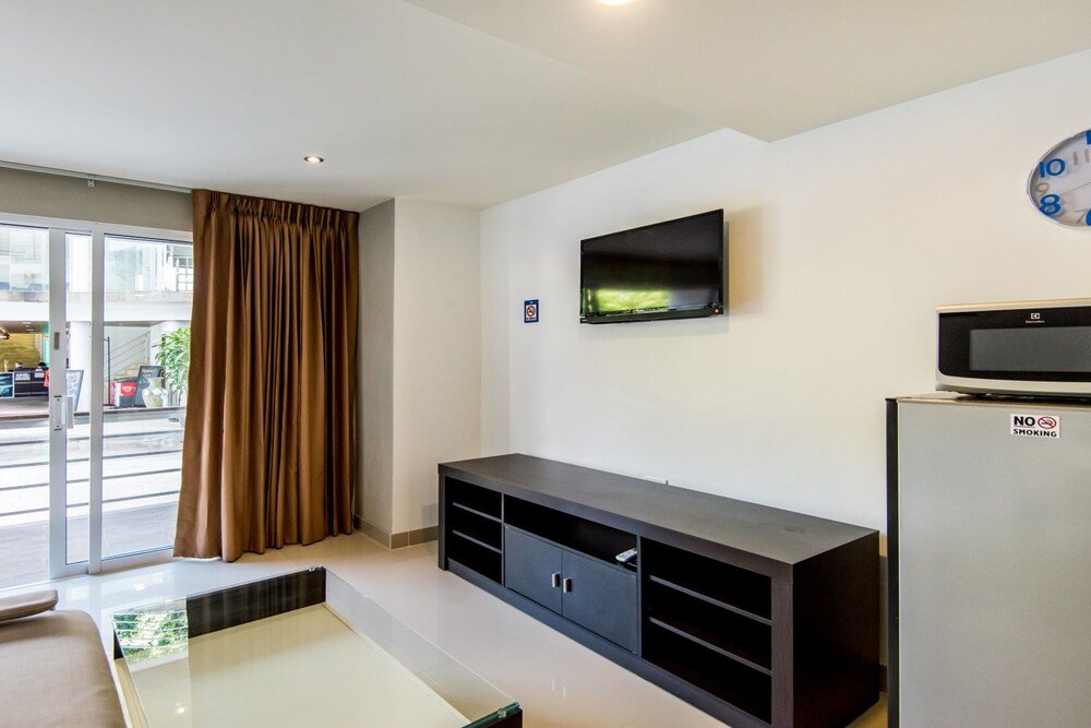 Кату: Bay Shore Patong by Chattha
