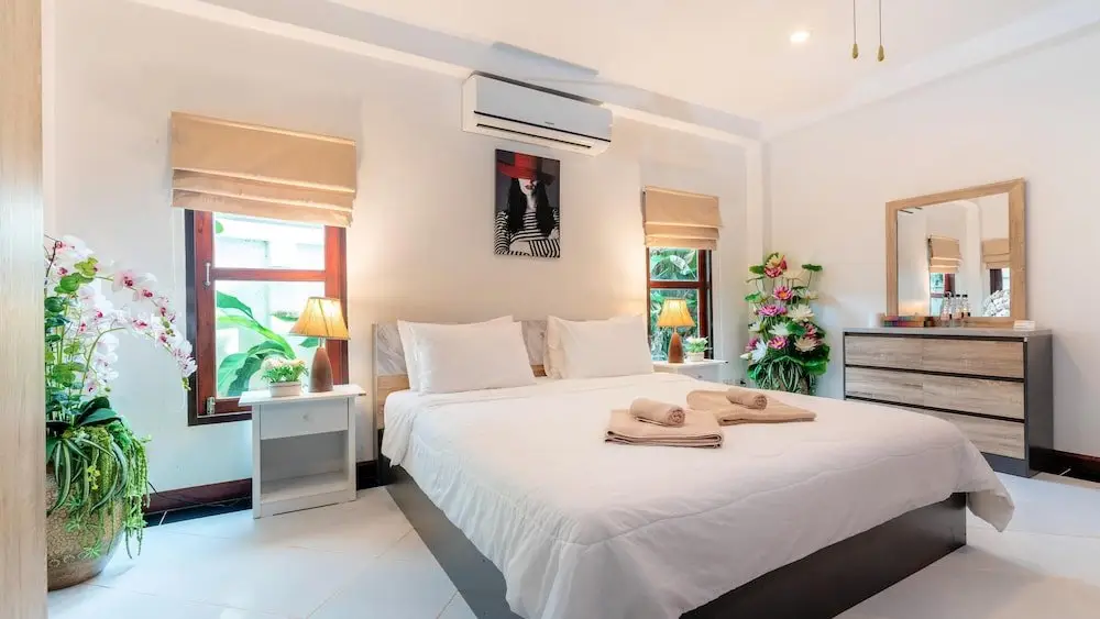 Naiyang Beach - 4 Bedroom Pool Villa — фото 1