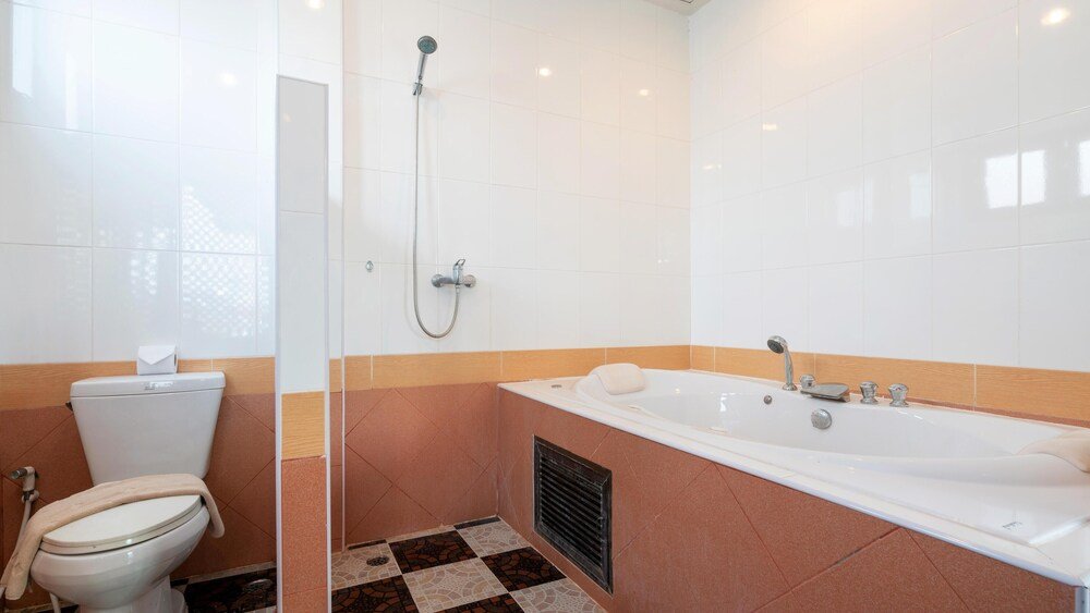 Тхаланг: Naiyang Beach - 4 Bedroom Pool Villa