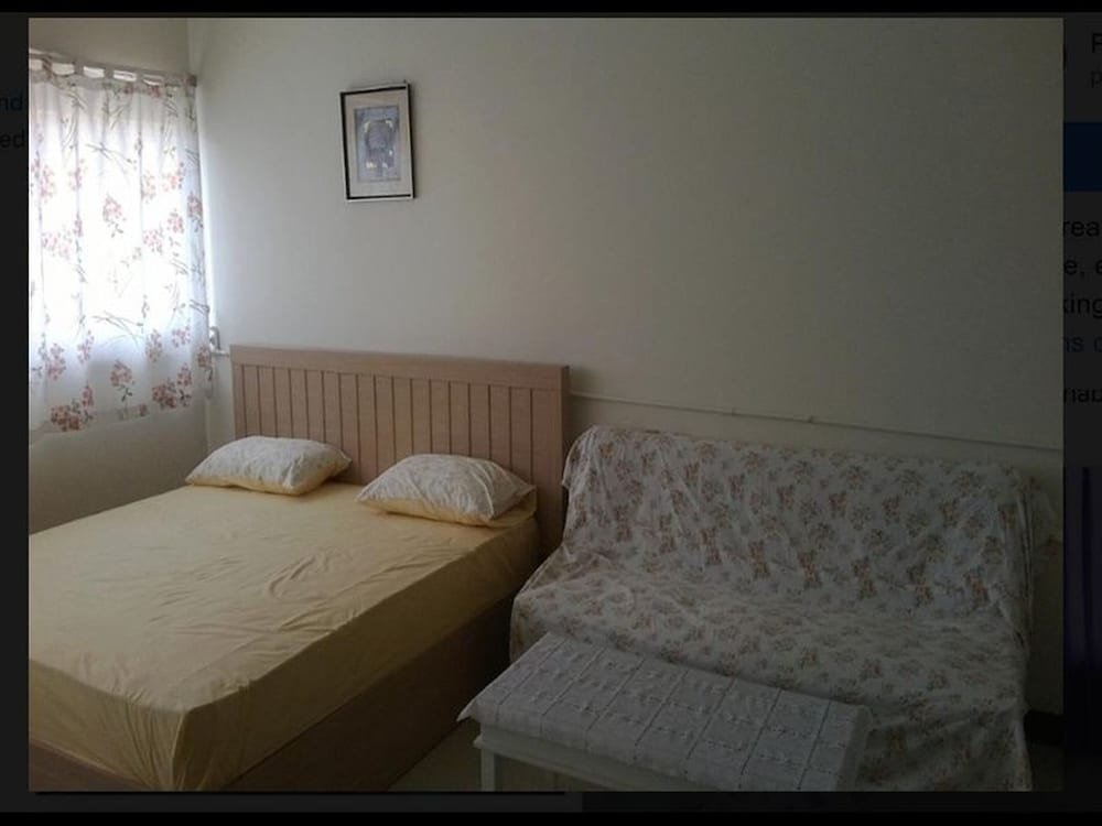 Паккрет: Room in B&B - Thailand Taxi&apartment Hostel, air Conditioning and Free Wifi