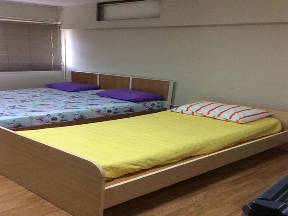 Паккрет: Room in B&B - Thailand Taxi&apartment Hostel, air Conditioning and Free Wifi