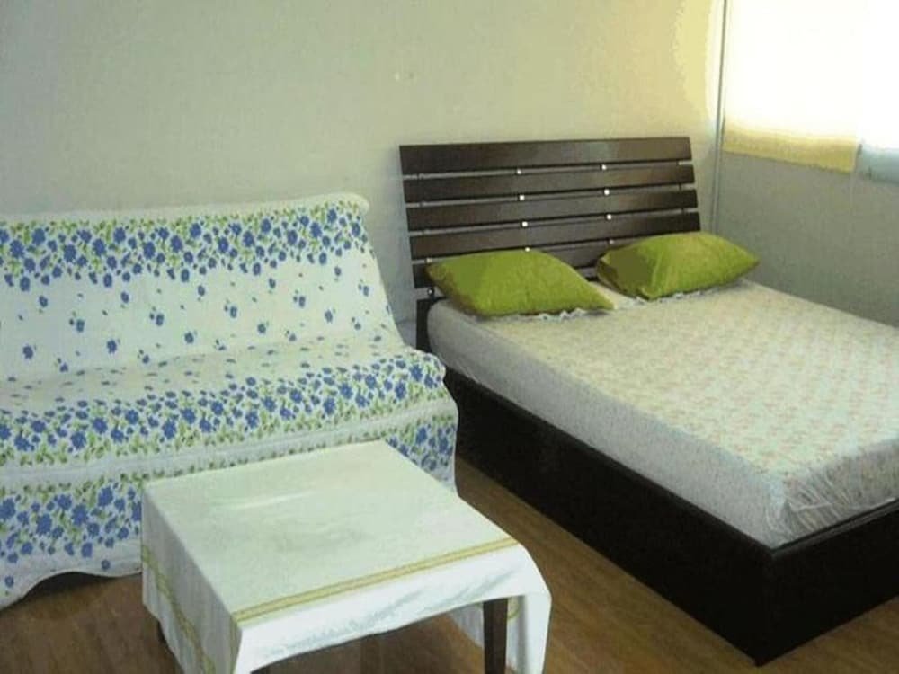 Паккрет: Room in B&B - Thailand Taxi&apartment Hostel, air Conditioning and Free Wifi