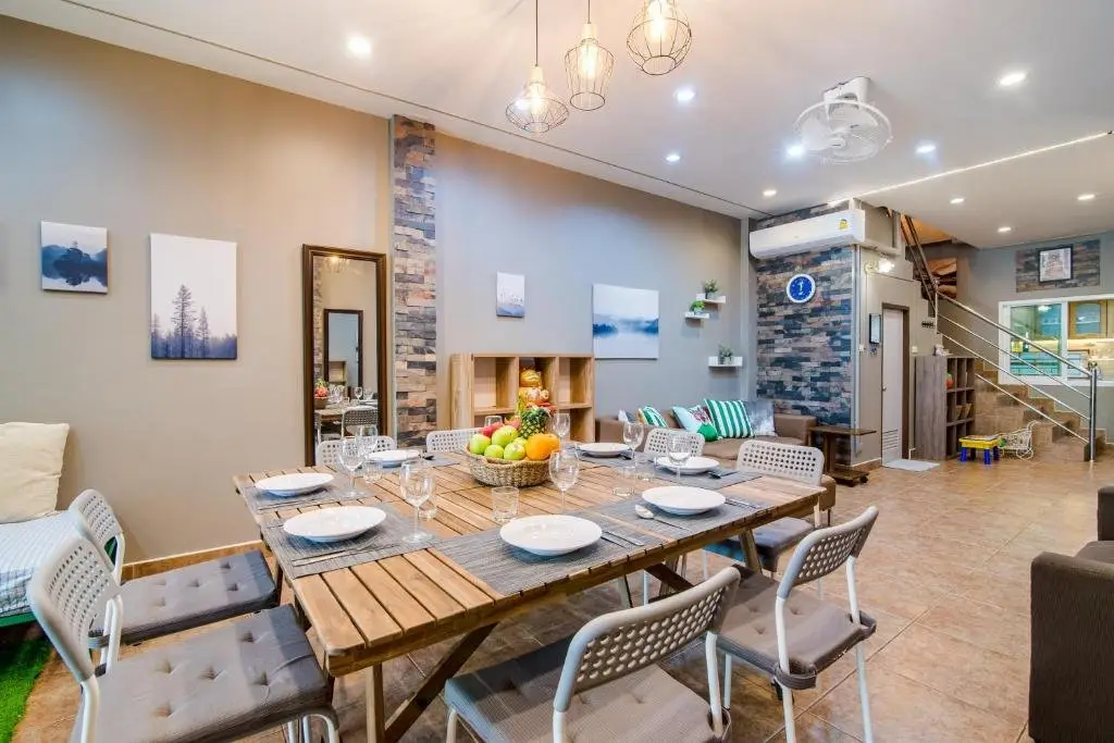 Хуахин: Super nice townhouse in city center, 10 minutes walk to beach, night market ...