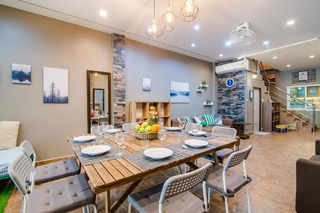 Хуахин: Super nice townhouse in city center, 10 minutes walk to beach, night market ...