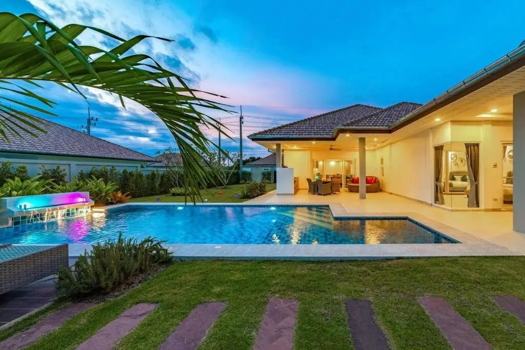Хуахин: Private 3 Bedroom Pool Villa! (MS22)