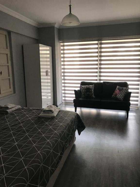 Lovely studio in excellent central location 1 min walk to beach with air/con — фото 1