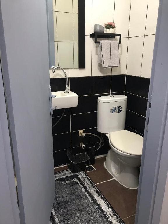 Мармарис: Lovely studio in excellent central location 1 min walk to beach with air/con
