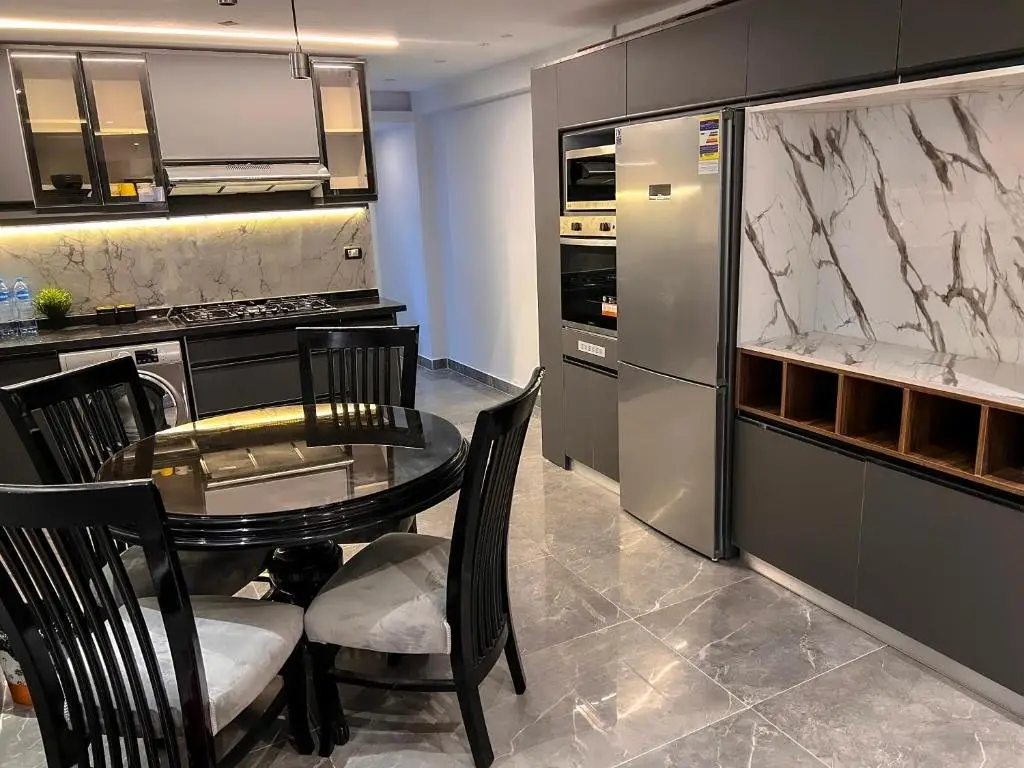 Александрия: Lovely 3 Bed Apt Side View In Heart Of Alexandria