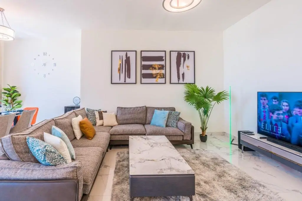 Дубай: HOSPITALITYEXPERT 2BR High Floor flat Sleeps 5 Panoramic Canal & Ocean Views Stunning Pool