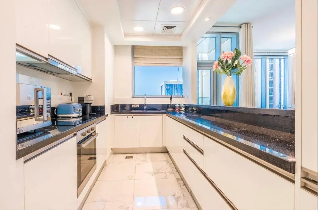 Дубай: HOSPITALITYEXPERT 2BR High Floor flat Sleeps 5 Panoramic Canal & Ocean Views Stunning Pool