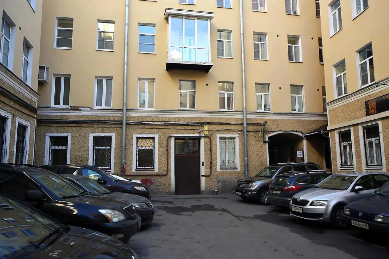 Санкт-Петербург: Mike Ryss' Apartments at 5 Points