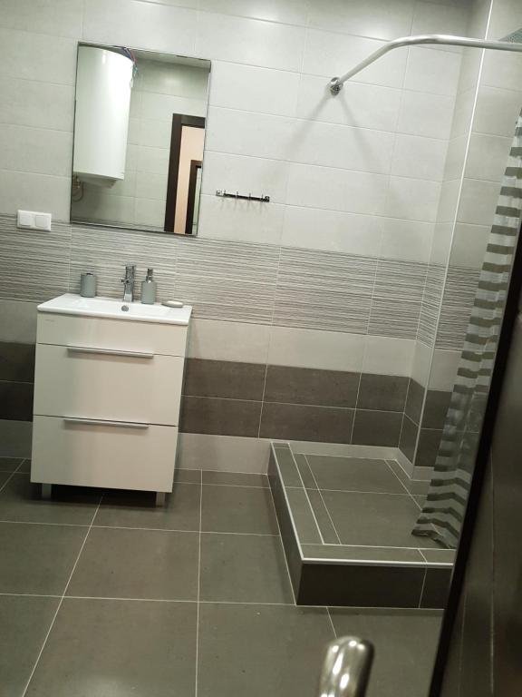 Ереван: New Modern 2 Bedroom in New Building, near Northern Avenue