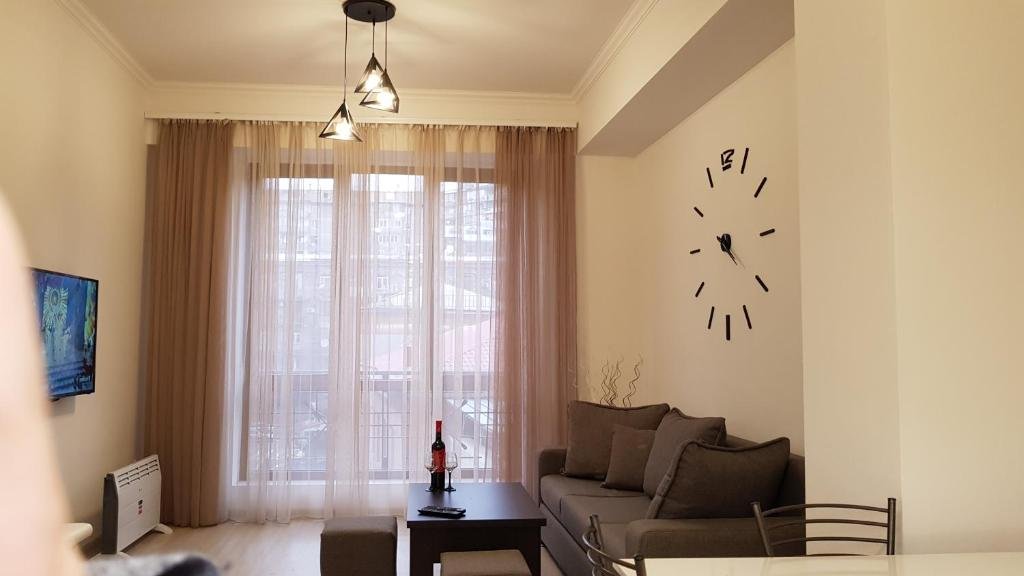 Ереван: New Modern 2 Bedroom in New Building, near Northern Avenue