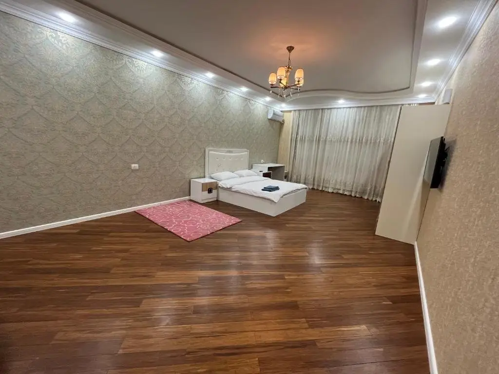 Баку: NİZAMİ STREET Center apartment