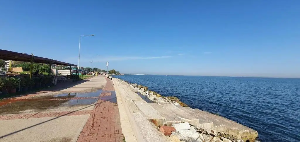 شقة لوكس مطلة على البحر مباشرة و تقع في مركز مدينة يلوا و قريبة من المطاعم و المقاهي Apartment with direct sea view full sea view Yalova city center, close to markets, restaurants, cafes and children's play area — фото 1