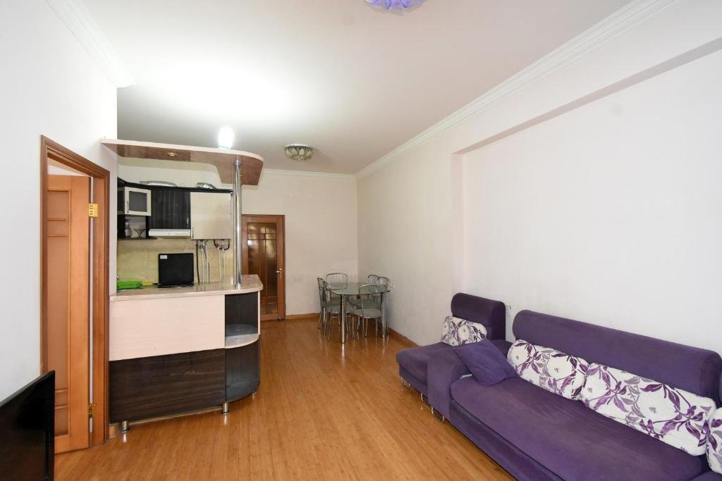 Ереван: Apartment for rent in the very center of Yerevan