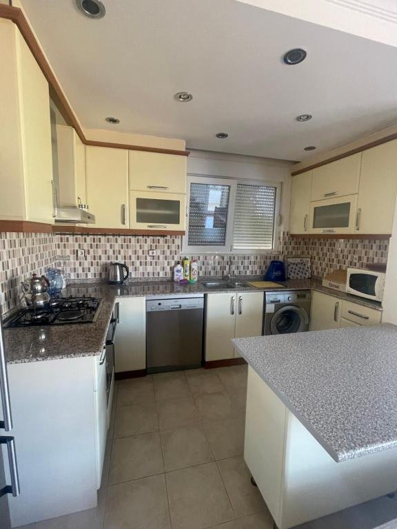 Анталья: Only 5 minutes walking Konyaalti Beach 2+1 flat