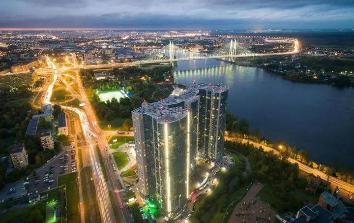 Санкт-Петербург: S Vysoty Ptichyego Poleta