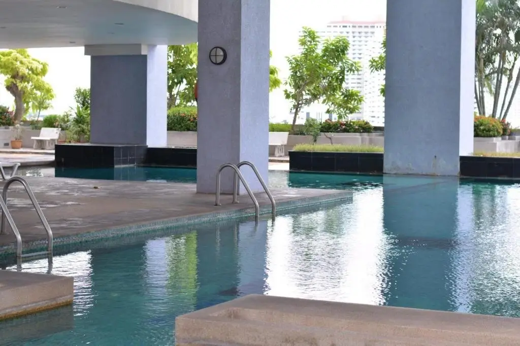 Modern Home Tower Apartment — фото 1