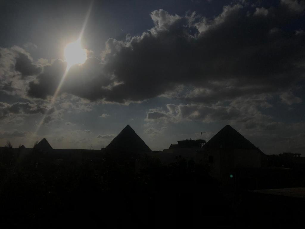 Гиза: Farida Pyramids View