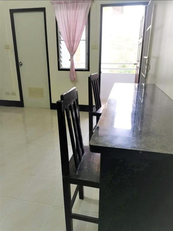 Мэй Джо: Peungthong Residence - Mae Jo University