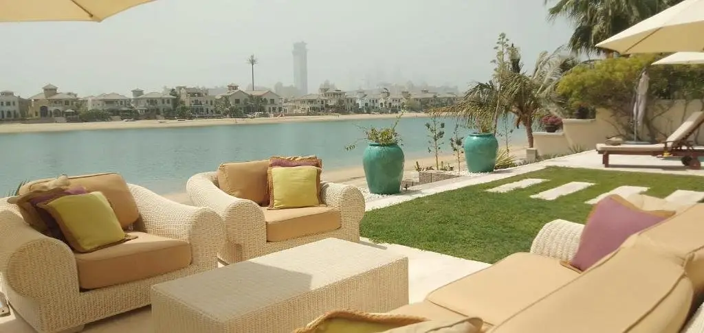 Дубай: Villa Noor Palm Jumeirah