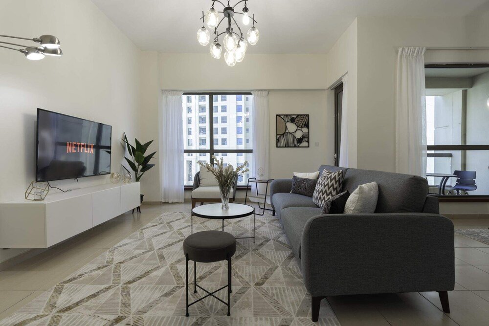 Exquisite 3BR Apt for 6 Guests in Dubai Marina! — фото 1