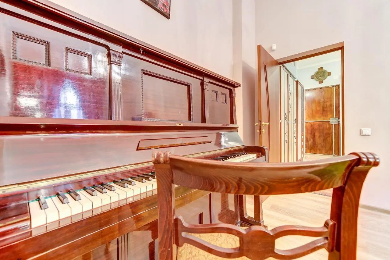 Воронеж: Theater Apartments near Nevsky Prospect