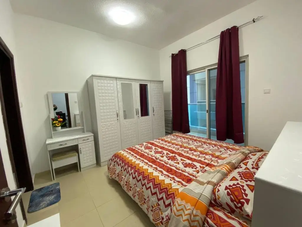 Аджман: Lovely 1-Bedroom Apartment with Free Parking on Premises