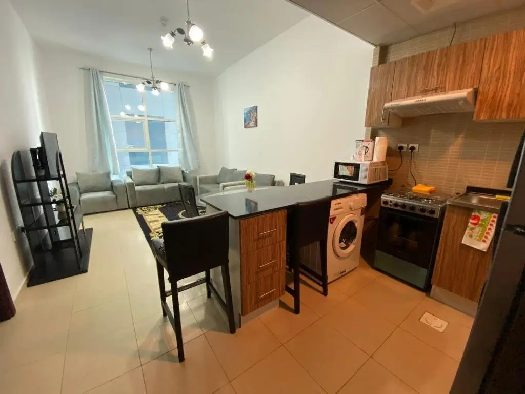 Аджман: Lovely 1-Bedroom Apartment with Free Parking on Premises