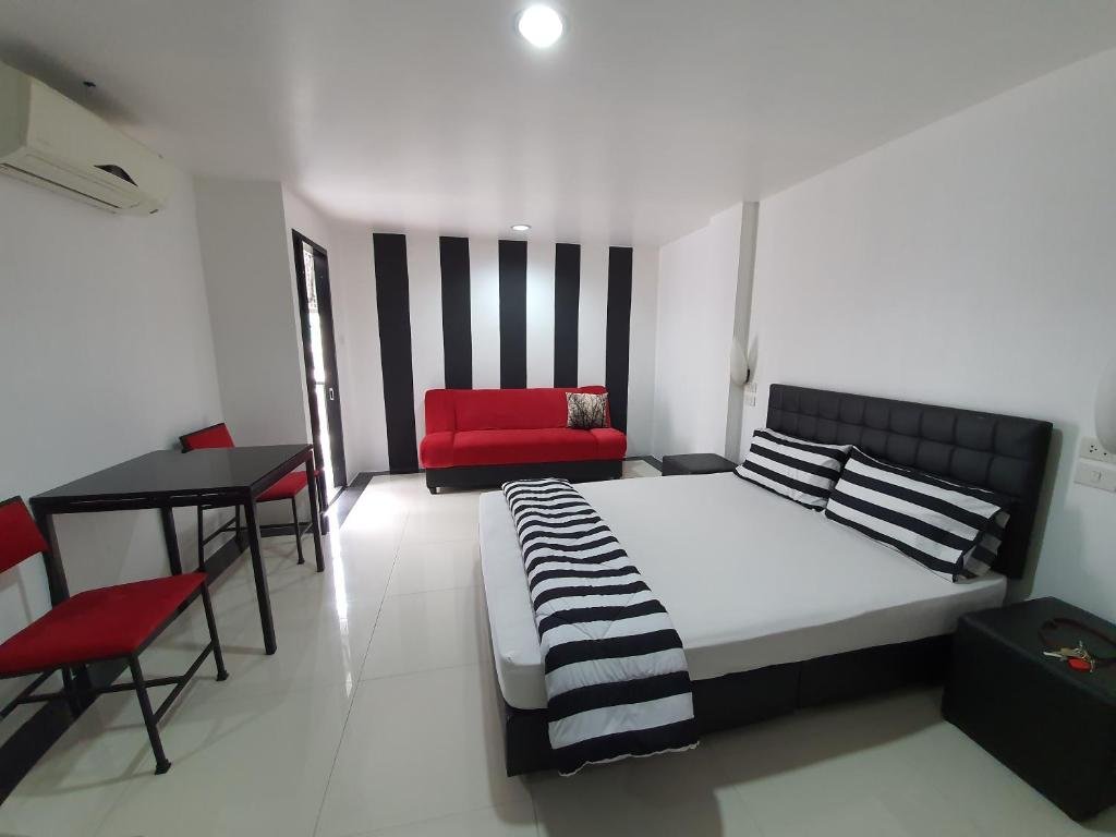 Бангкок: @Room Apartment