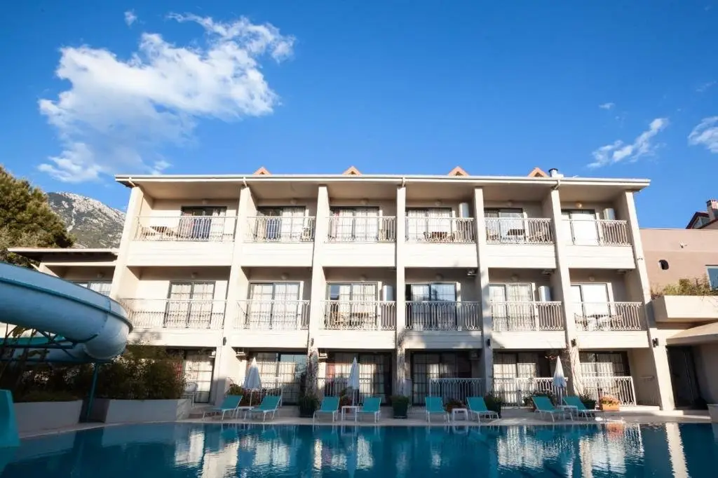 Фетхие: 1 Room, Luxury shared pool apartment
