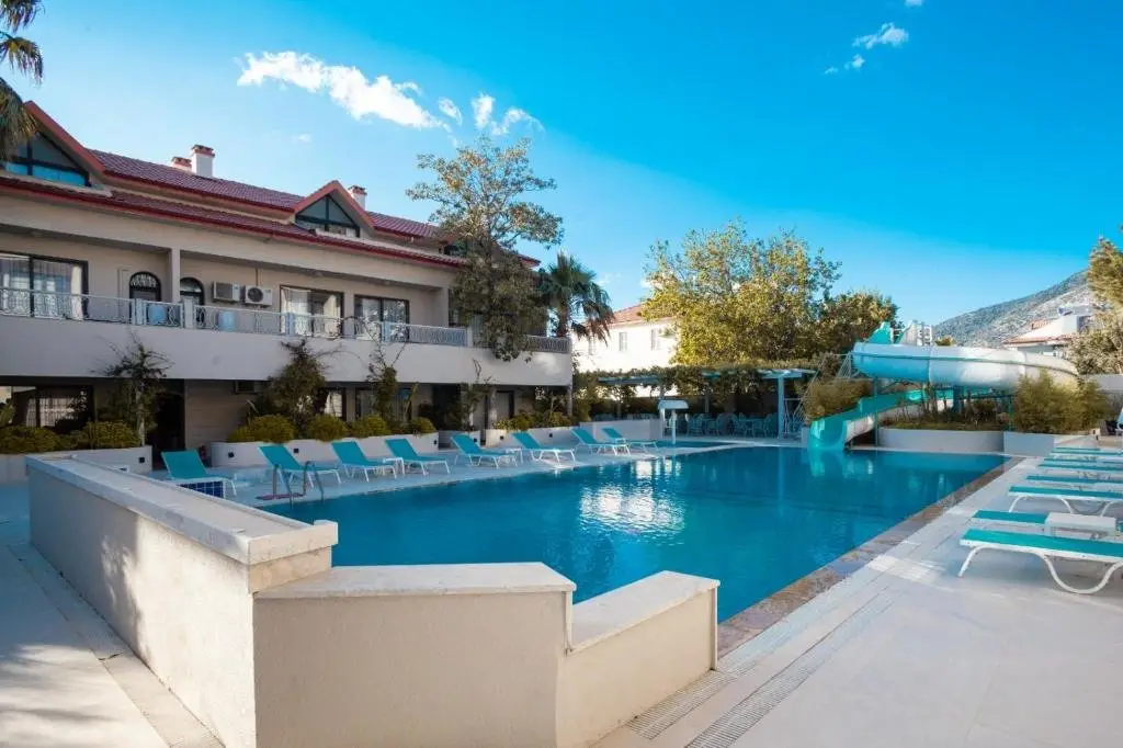 Фетхие: 1 Room, Luxury shared pool apartment